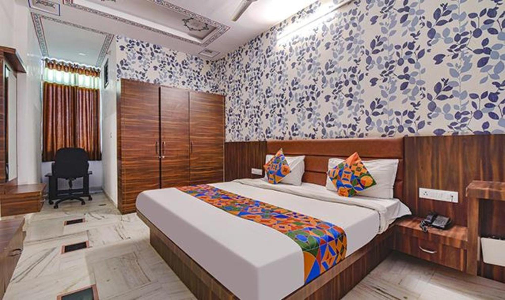 Hotel FabExpress Ranbanka Udaipur Exterior foto