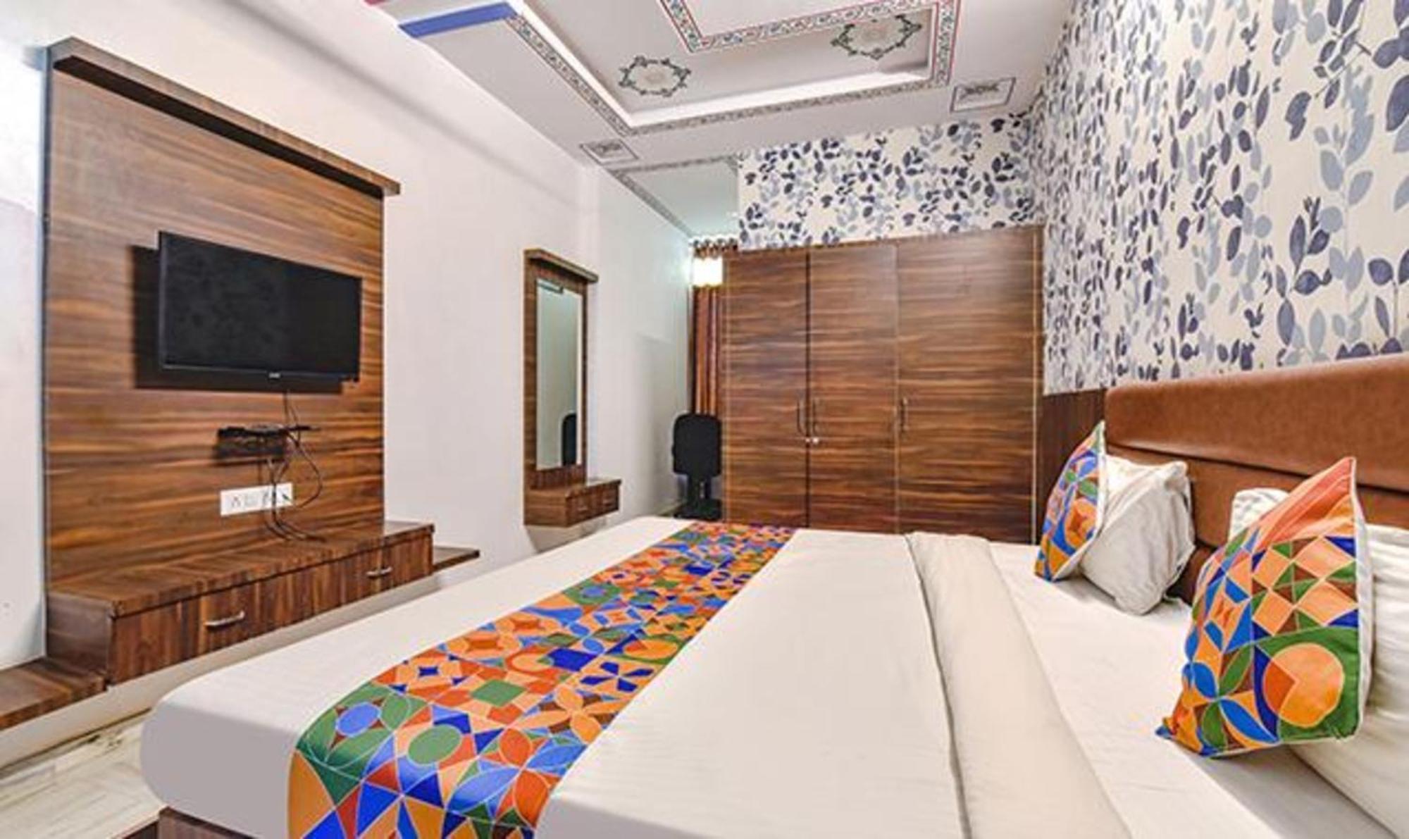 Hotel FabExpress Ranbanka Udaipur Exterior foto