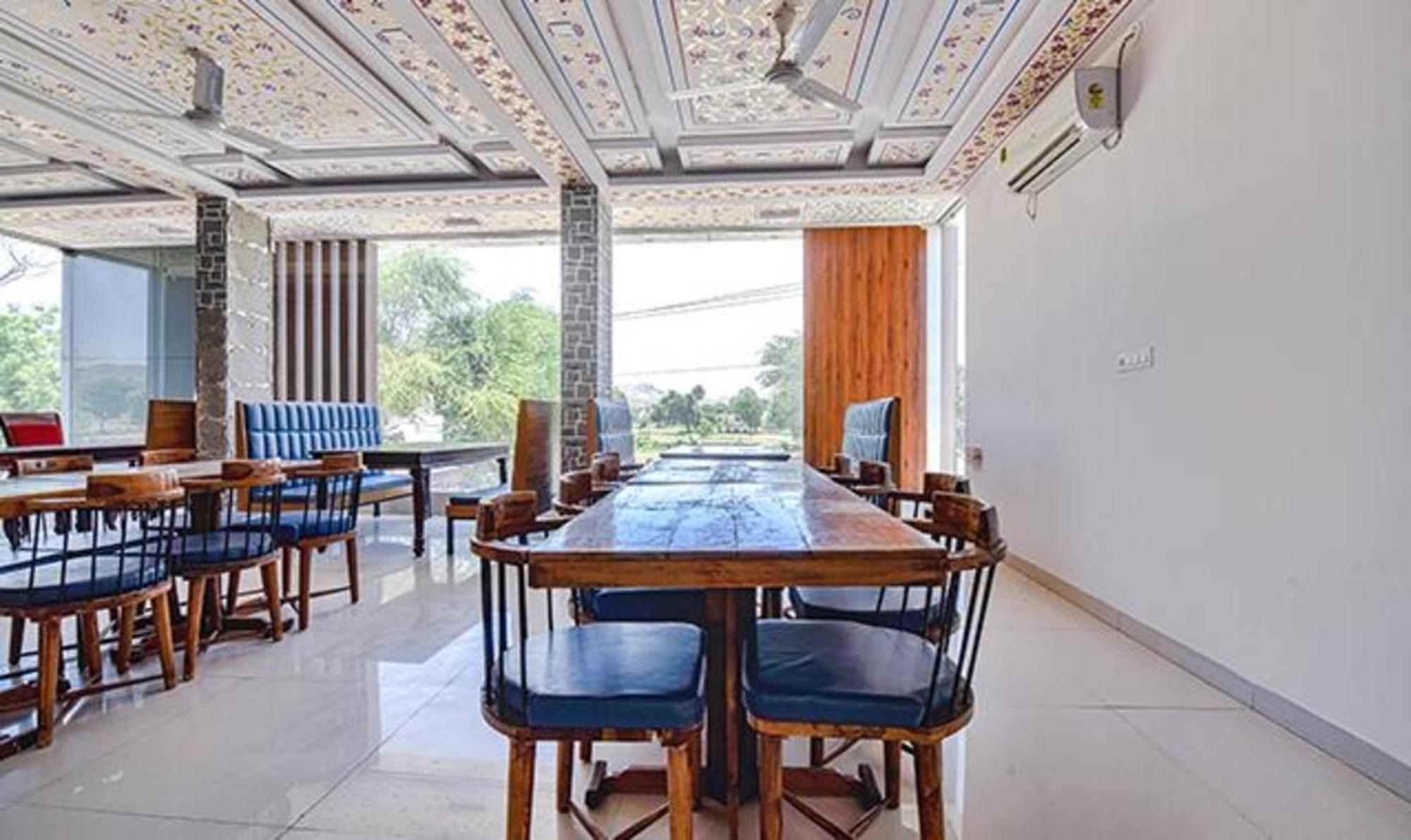 Hotel FabExpress Ranbanka Udaipur Exterior foto