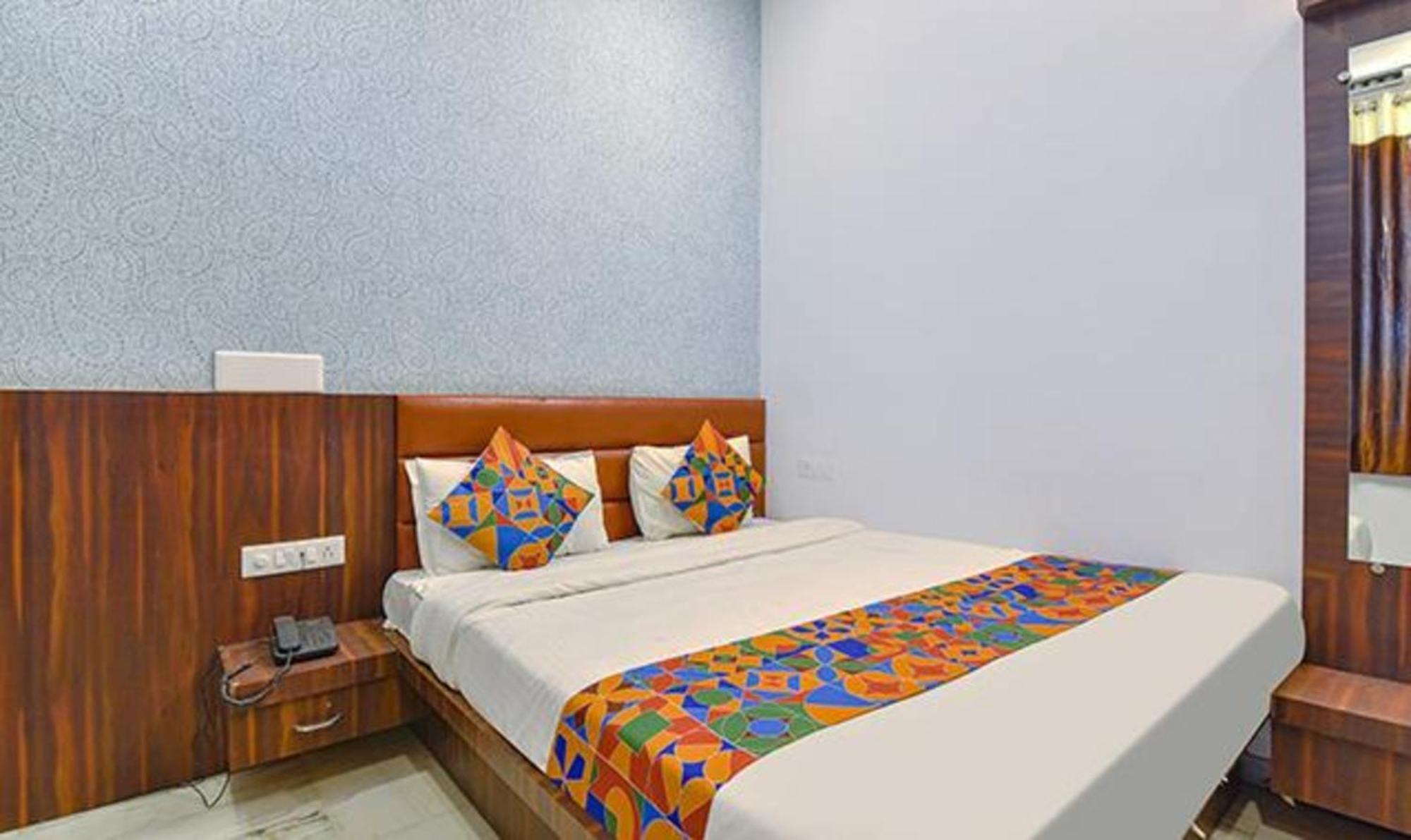 Hotel FabExpress Ranbanka Udaipur Exterior foto