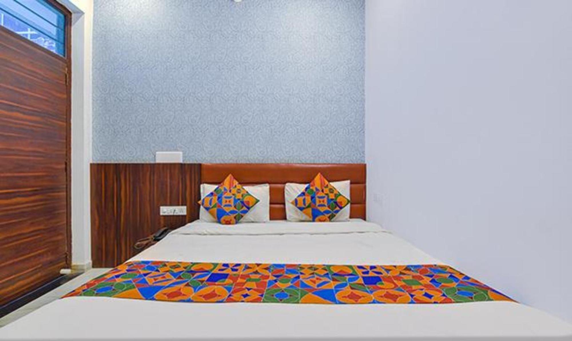 Hotel FabExpress Ranbanka Udaipur Exterior foto
