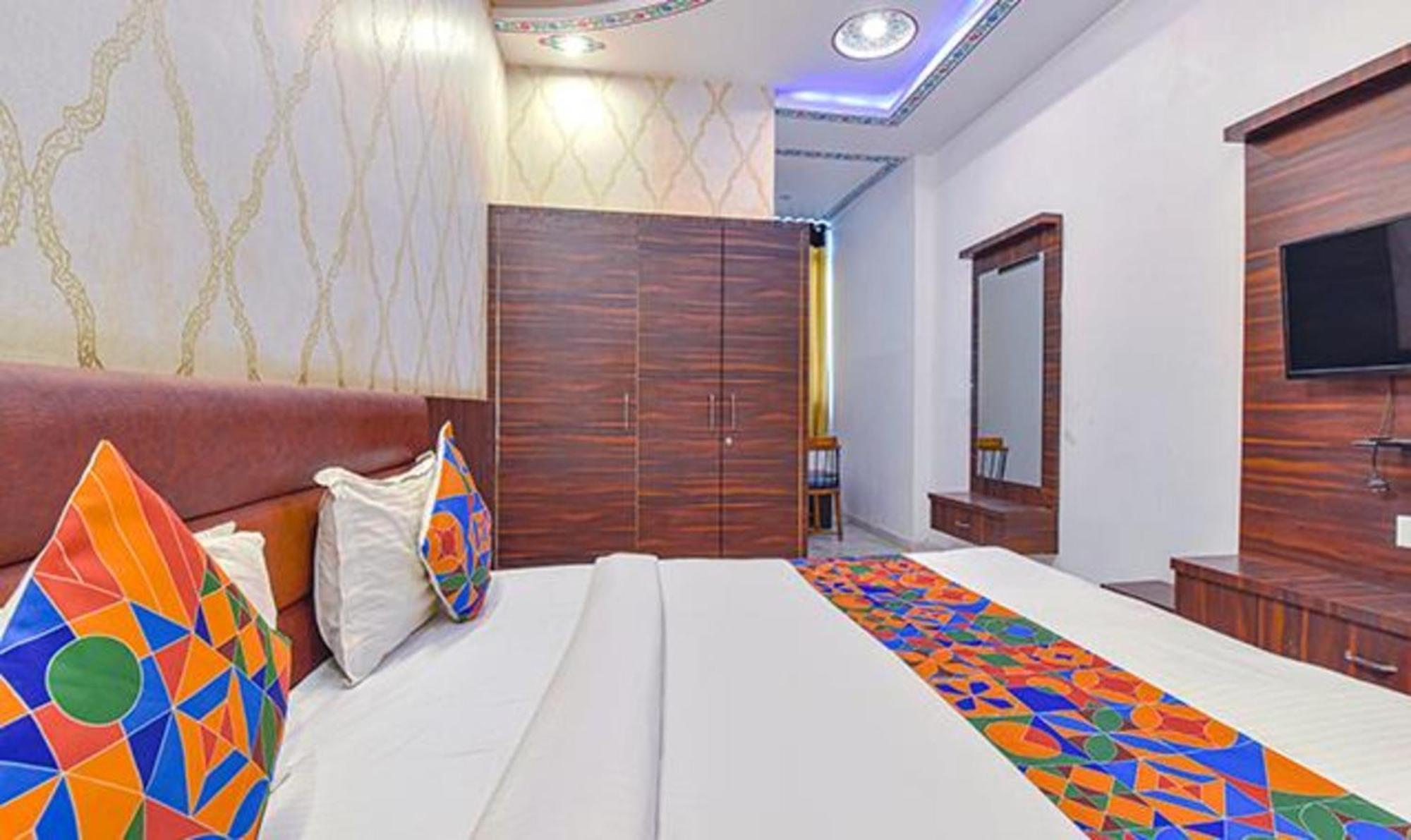 Hotel FabExpress Ranbanka Udaipur Exterior foto